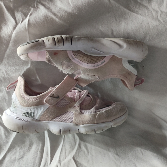 Nike Pink Free Run 5.0 Suede For Girls Size 2.5y Girls - Picture 2 of 4